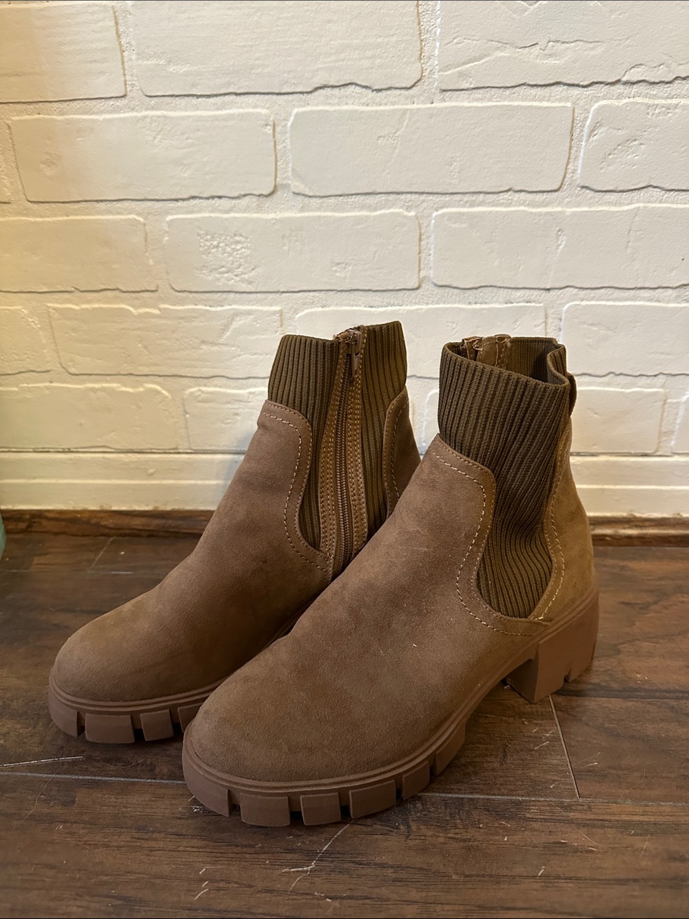 American eagle booties size 9